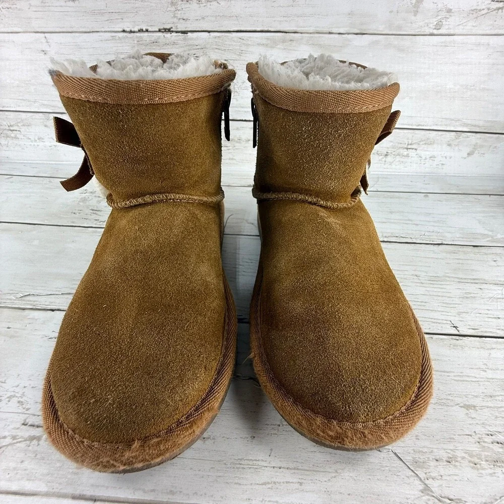 Koolaburra by UGG Victoria‎ Kids Chestnut Suede Bow Boots Size 12 Short Winter